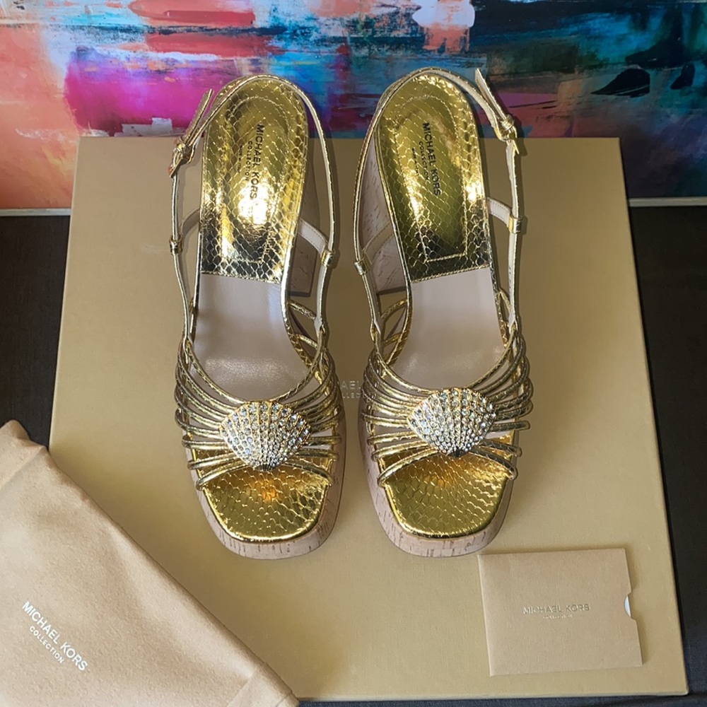 NEW Michael Kors Buffy Embellished Metallic Seashell Platform Sandal - Picture 4 of 7